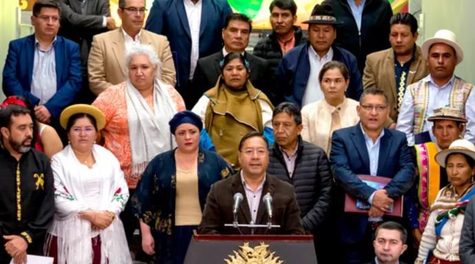 Bolivia: el Gobierno atribuye las dificultades económicas a la situación política