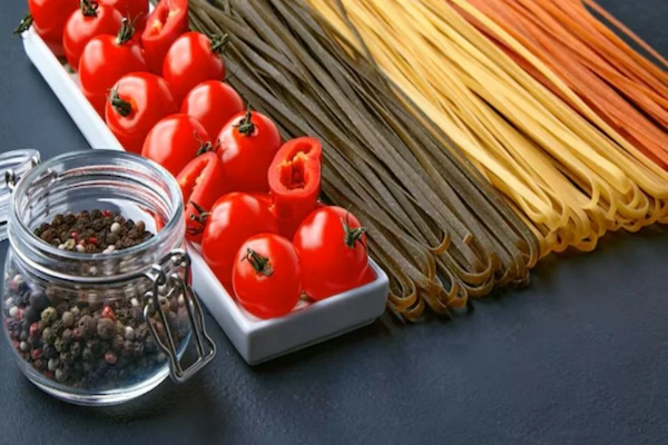 Tallarines caseros de colores sin huevo