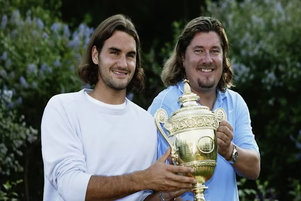 Murió el entrenador que le cambió la carrera a Roger Federer