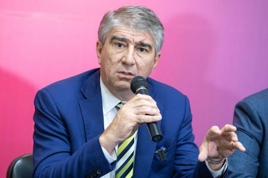 “Buscamos corregir un déficit que crece de manera exponencial y que pagan todos los santafesinos