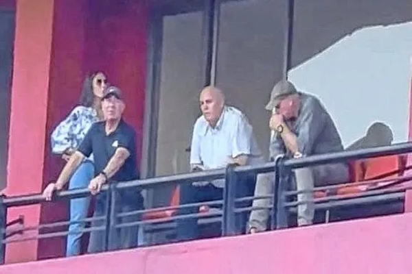 Spahn fue a la cancha de Colón y se generó polémica