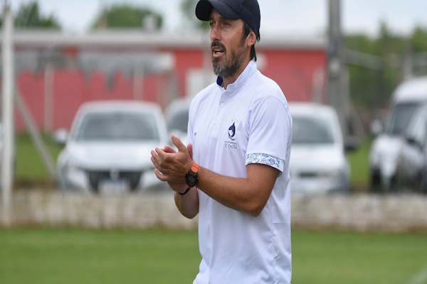 Minella dirigió la práctica de Colón