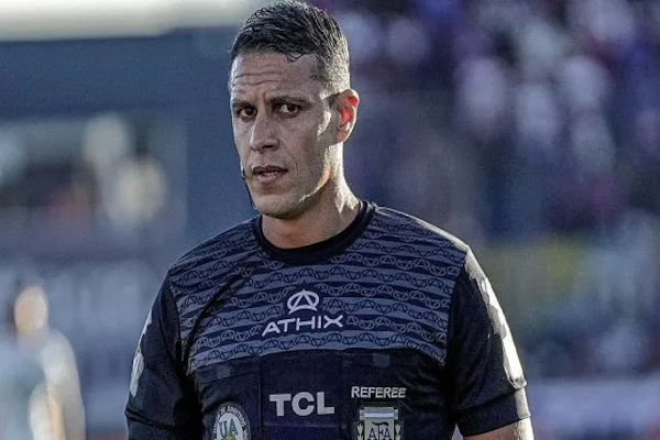 Unión con árbitro ante Godoy Cruz en Santa Fe
