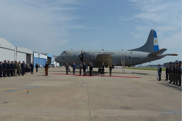 El Gobierno compró un avión militar por amenaza de pesca ilegal