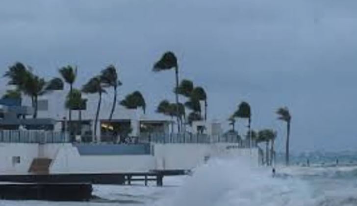 Estados Unidos: el huracán Helene se aproxima a las costas de Florida