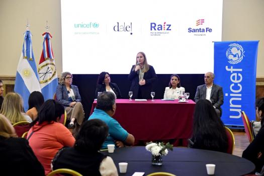 Firma de convenio con Unicef para la alfabetización en entornos comunitarios