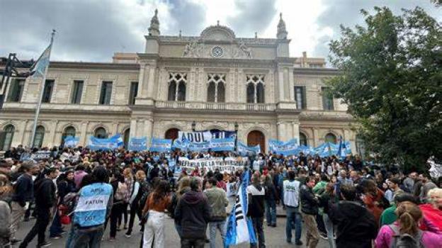 La Universidad Nacional del Litoral se adhirió a la marcha del 2 de octubre