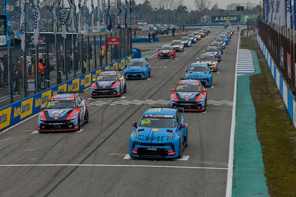Automovilismo: la categoría furor mundial que busca llegar a la Argentina