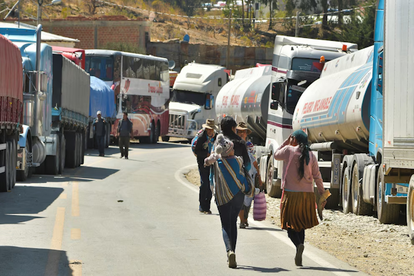 En Bolivia se profundiza la crisis del combustible 