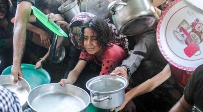 Israel niega ayuda humanitaria para norte de Gaza, afirmó el jefe de UNRWA