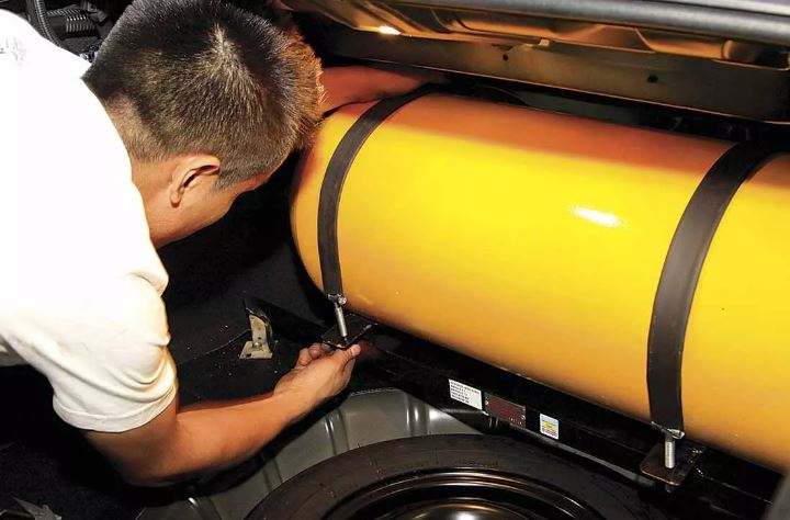 Recuerdan que es exigible asegurar los equipos de GNC de los autos