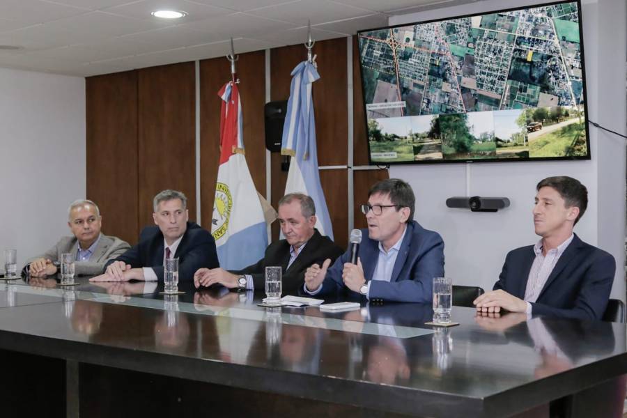 “Estamos destinando más de 43.000 millones de pesos en inversiones edilicias”