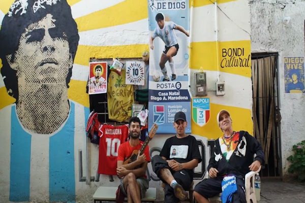 Villa Fiorito: Manu Chao improvisó un show en la casa de Diego Maradona