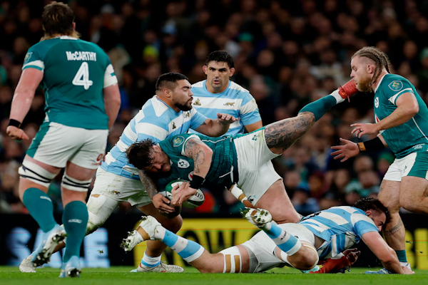 Los Pumas lucharon hasta el final, pero perdieron ante Irlanda