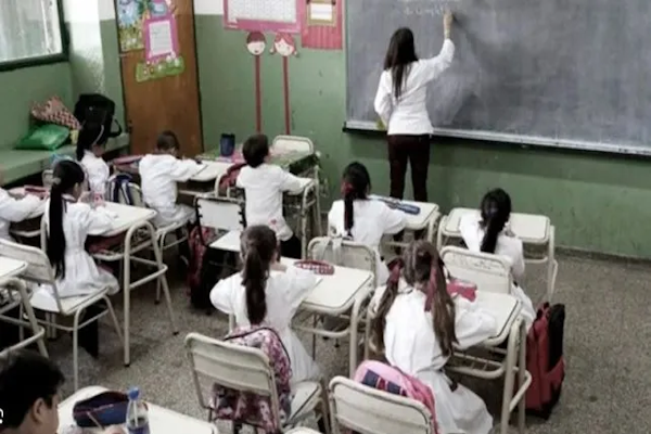 Santa Fe: el 42% de los alumnos llega a 6° grado en 
