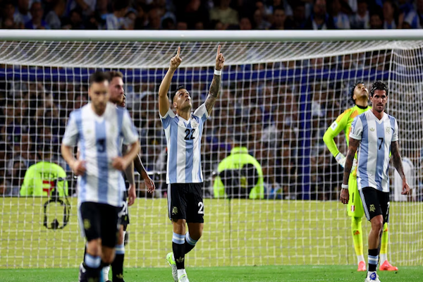 Argentina tenía que ganar y ganó, “sin brillar”, ante Perú
