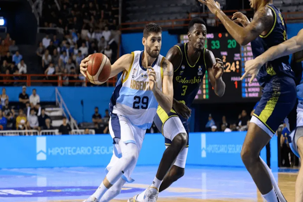 Argentina derrotó a Colombia y se acerca a la clasificación