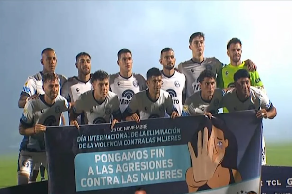 Repudiable: Sebastián Villa con la bandera de 