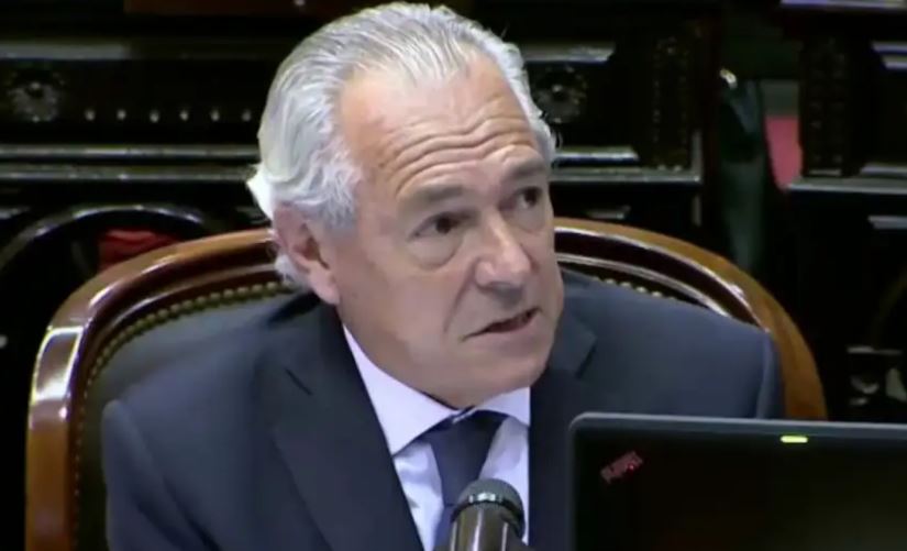 Barletta con los tapones de punta por fracaso Ficha Limpia: 