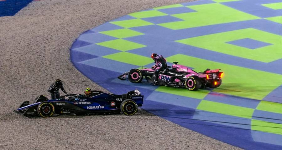 Colapinto chocó en la primera curva del Gran Premio de Qatar y terminó su participación en la carrera