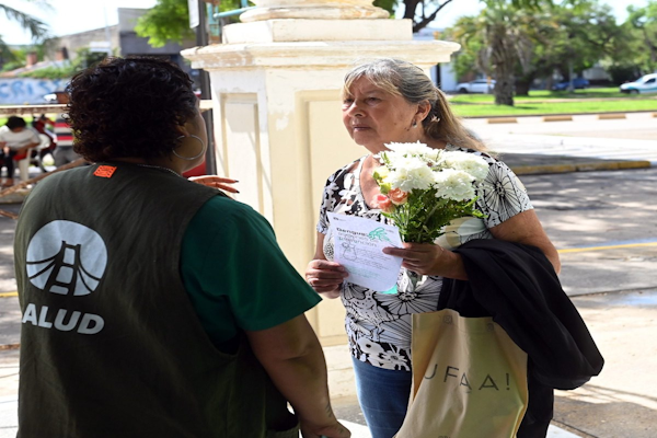 Cementerio Municipal: se reemplazará el agua de los floreros por arena 
