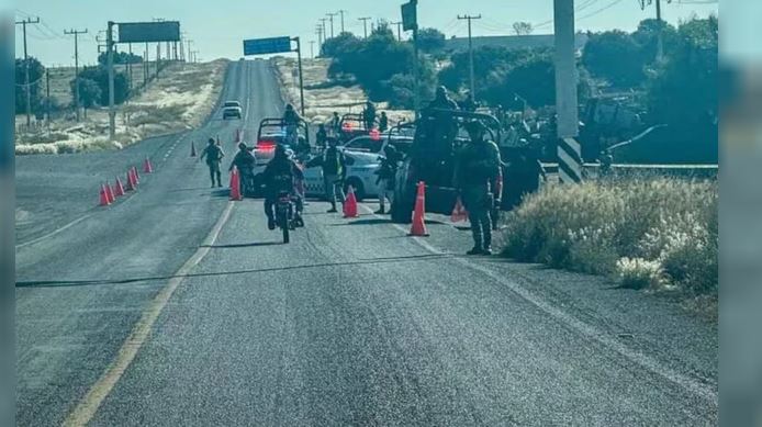 Hallaron cinco cuerpos en bolsas de plástico en una ruta del centro de México