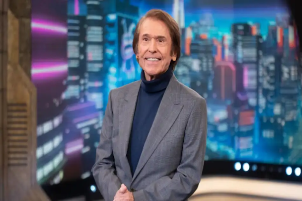 Raphael fue internado de urgencia tras sufrir un ACV
