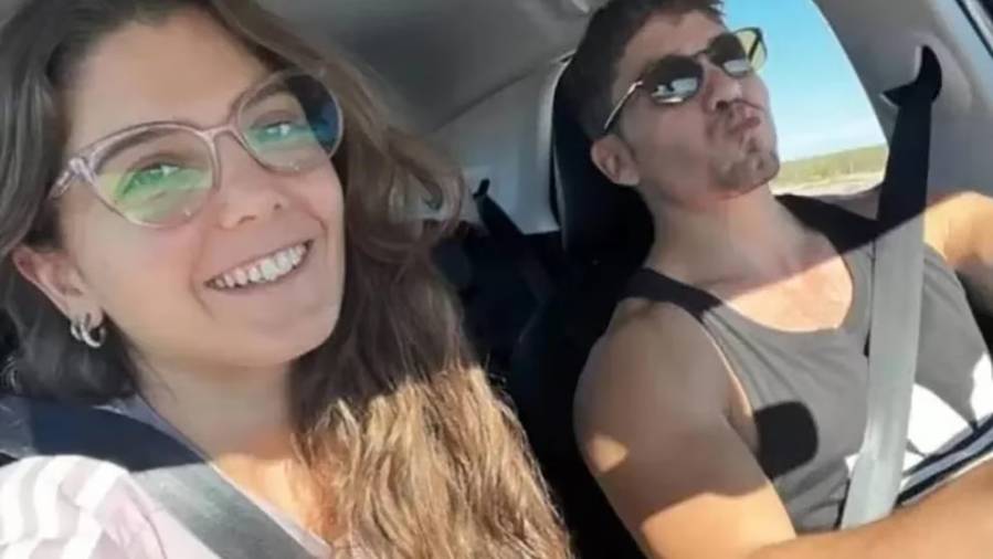 Tragedia en un cruce de rutas: viajaban a celebrar Navidad, chocaron contra un camión y murieron