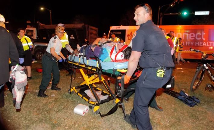 Un conductor atropelló a una multitud en Nueva Orleans y mató al menos a 10 personas