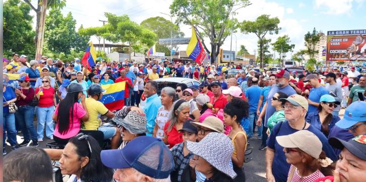 Masivas protestas en Venezuela contra Maduro en medio de tensión entre la policía y los manifestantes