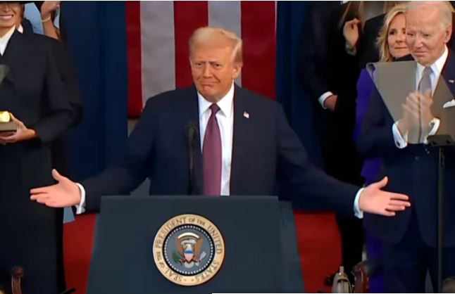 En sus primeras horas, Trump revirtió 80 medidas de Biden y cumplió promesas de campaña