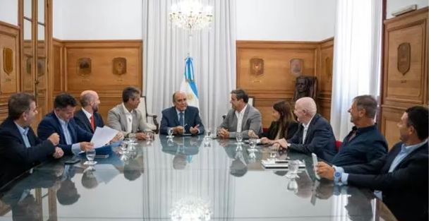El Gobierno se reunió con los jefes de los bloques aliados en Diputados: cuándo planean sesionar
