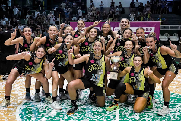 Básquet femenino: las jugadoras de El Talar dicen que las grabaron bañándose