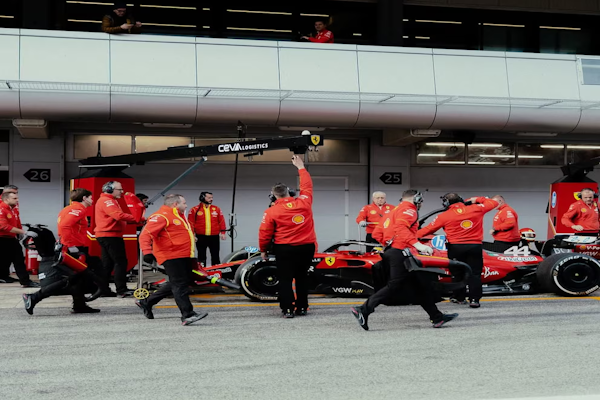 Los detalles del choque de Lewis Hamilton con la Ferrari