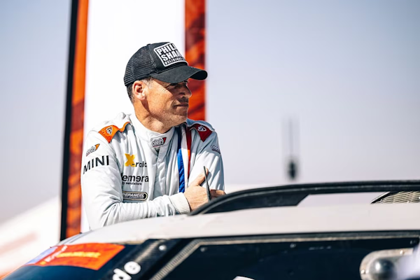 Un múltiple campeón del Dakar está en coma tras ser atropellado en la ruta