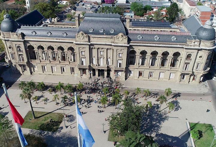 El gobierno provincial convocó a los gremios a paritarias