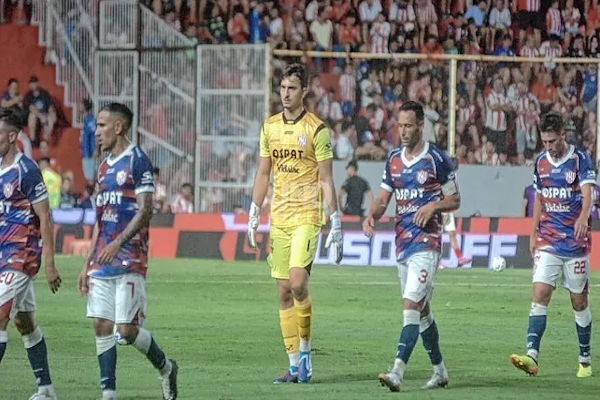 Unión sigue sin ganar, perdió ante Argentino Junior 1 a 0