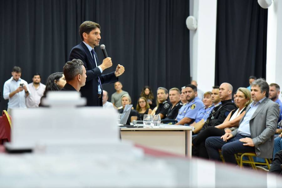 Pullaro: “Mientras yo sea gobernador nunca más los delincuentes se van a sentir los dueños de la calle”