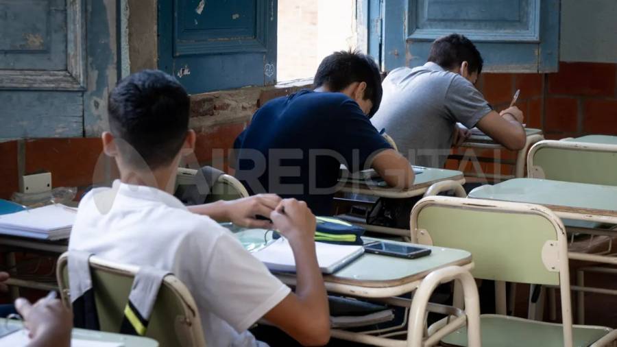 Empiezan las clases en Santa Fe, entre el paro docente y el pedido del Gobierno de que los chicos asistan a la escuela