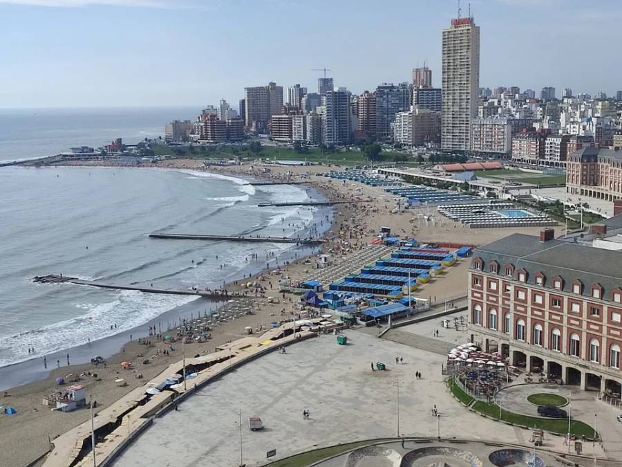 La cantidad de turistas que viajaron por el país en la temporada de verano cayó 3,9% frente a 2024