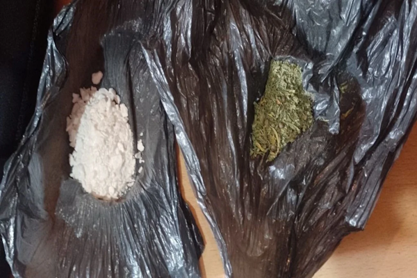 Un hombre quedó detenido por poseer droga