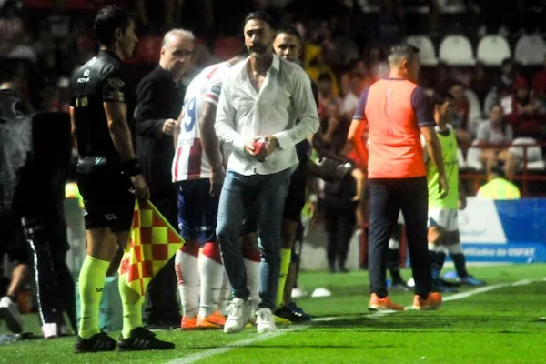 La historia de la camiseta que le regalaron a Kily González