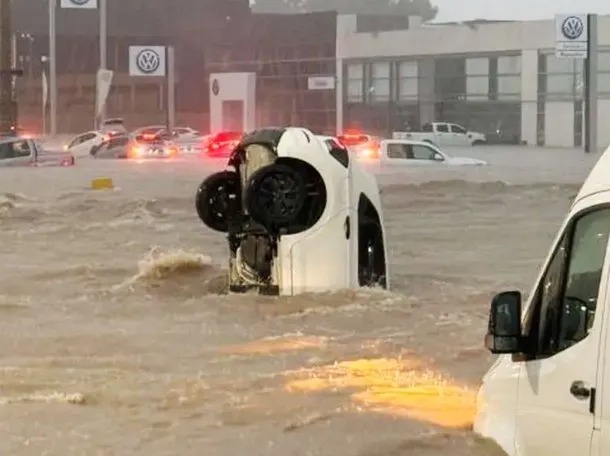 Temporal trágico en Bahía Blanca: murió una mujer y no descartan que haya más víctimas fatales