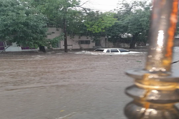 Temporal: evacuados y calles inundadas en Tucumán