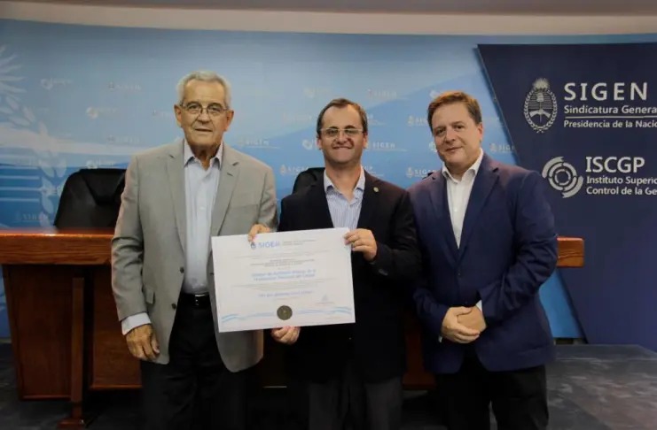 Distinguen a la UNL por certificar su sistema de gestión de calidad