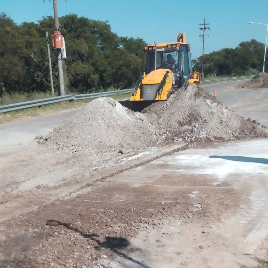 El municipio continúa trabajando en la reparación del puente de acceso