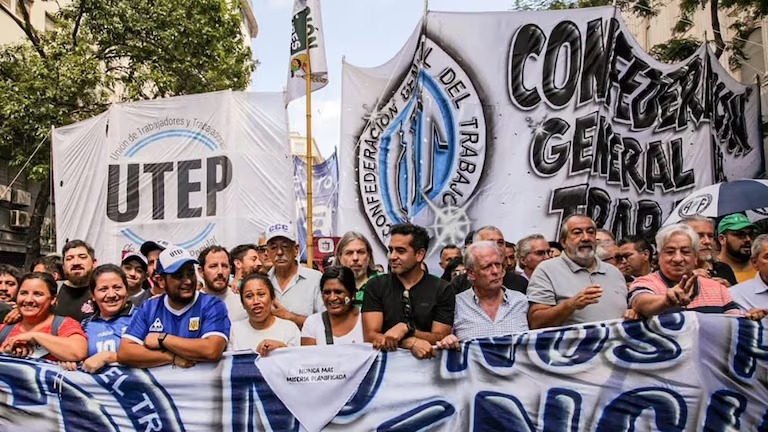 La CGT hará su tercer paro general contra Milei el 8 de abril y participará de la marcha opositora del 24 de marzo