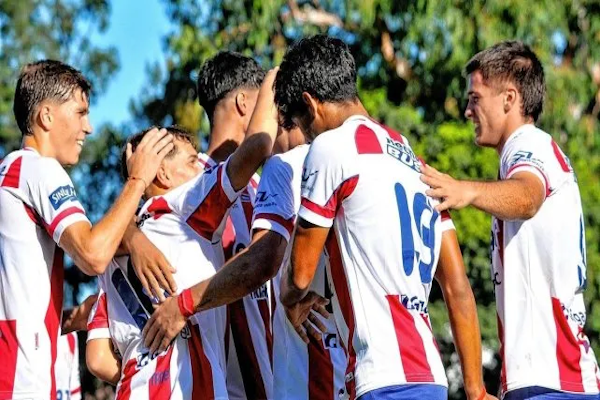 Unión único equipo de Primera en el Torneo Juvenil del Interior