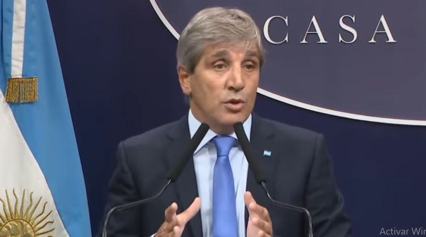 El Gobierno anunció que el lunes se levanta el cepo cambiario con un dólar de hasta $1.400