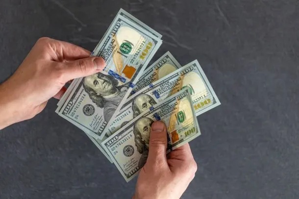 El dólar sin cepo abrió a $1.250 para la venta en el Banco Nación